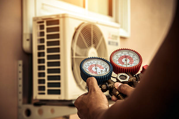 Professional Hvac Installation technician working in Timnath, CO
